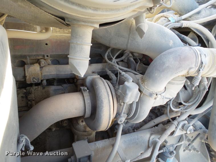 image for item L1628 2007 International 9400i semi truck