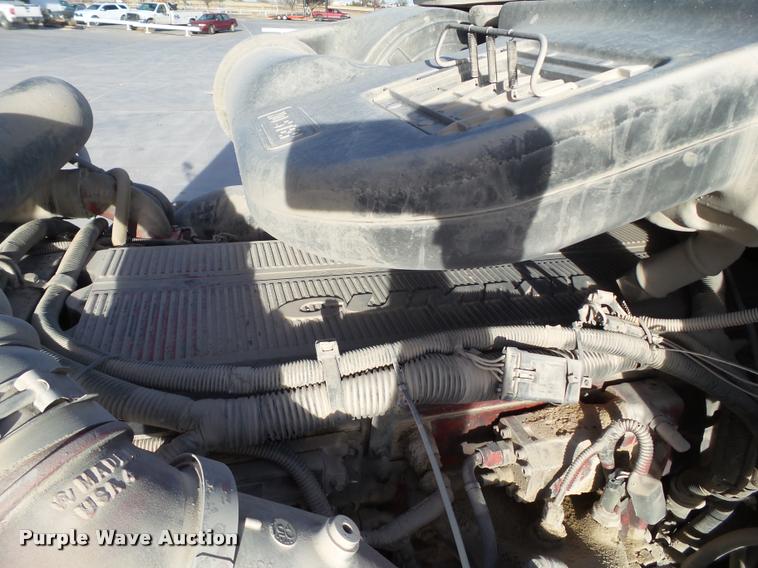 image for item L1628 2007 International 9400i semi truck