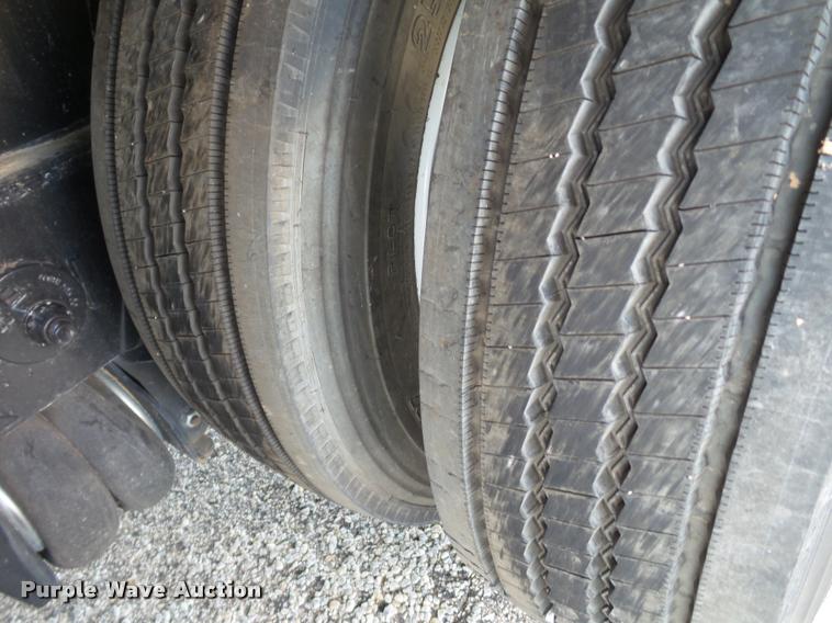 image for item L1629 2015 Utility Trailers drop deck trailer