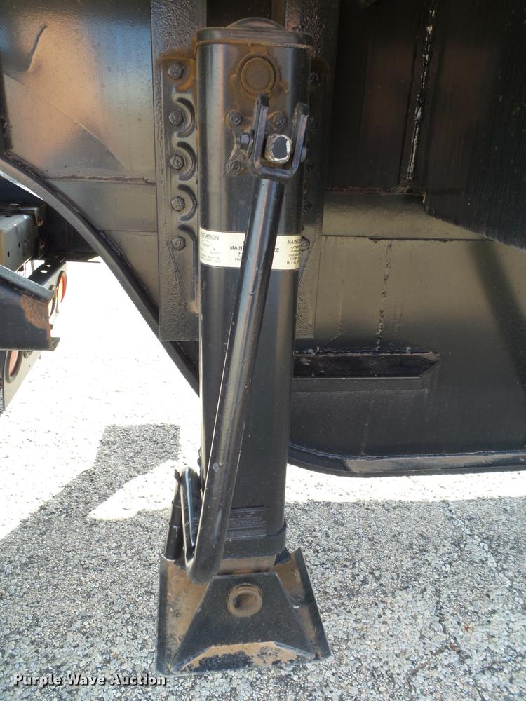 image for item L1629 2015 Utility Trailers drop deck trailer