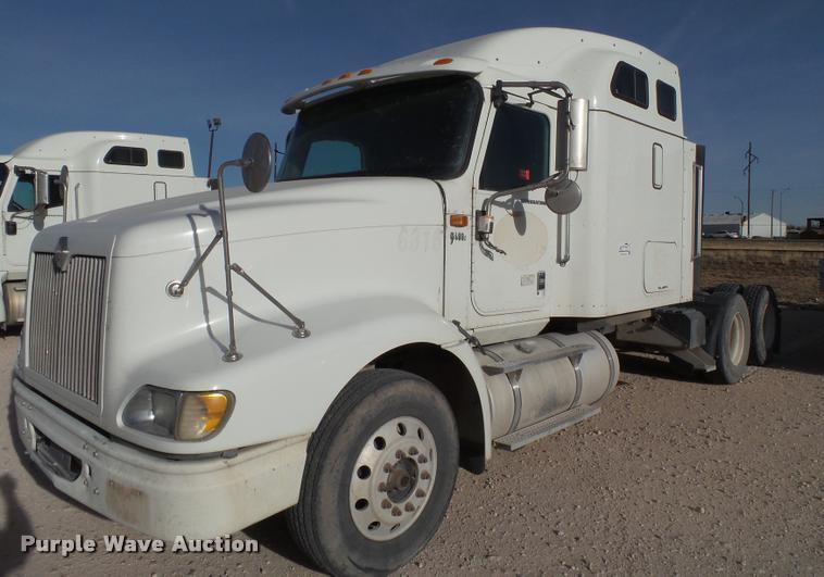 image for item L1635 2007 International 9400i semi truck