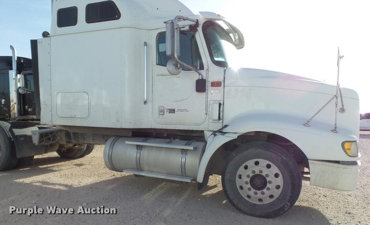 image for item L1635 2007 International 9400i semi truck