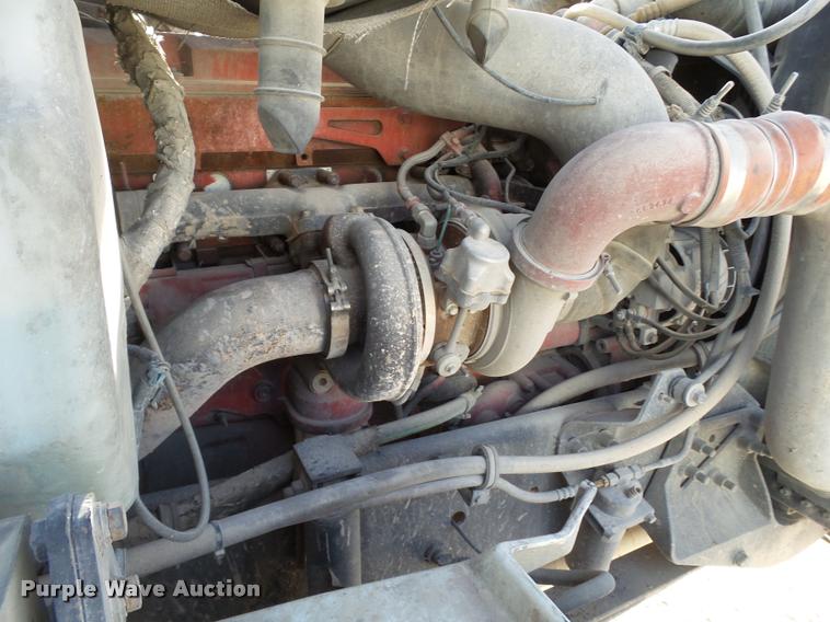 image for item L1635 2007 International 9400i semi truck