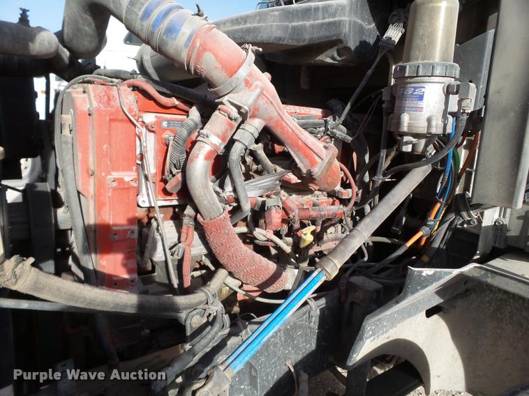 image for item L1635 2007 International 9400i semi truck