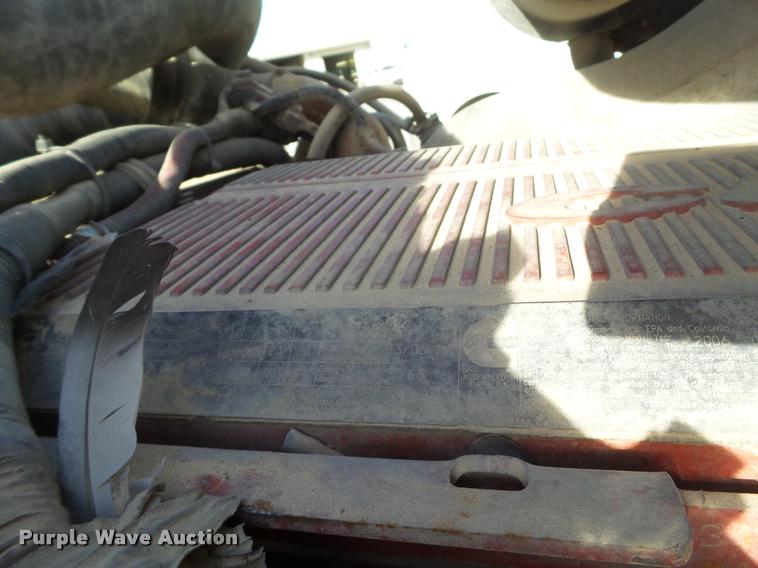 image for item L1635 2007 International 9400i semi truck