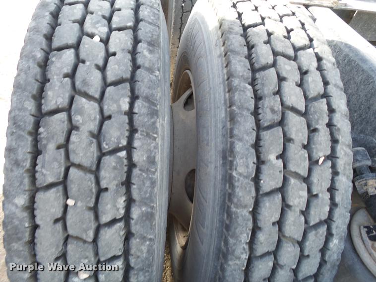 image for item L1635 2007 International 9400i semi truck