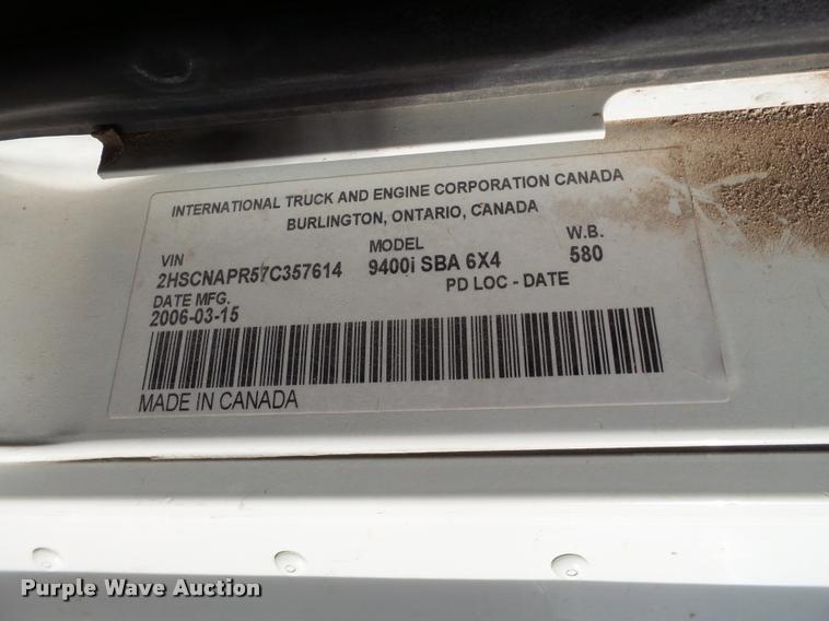 image for item L1635 2007 International 9400i semi truck