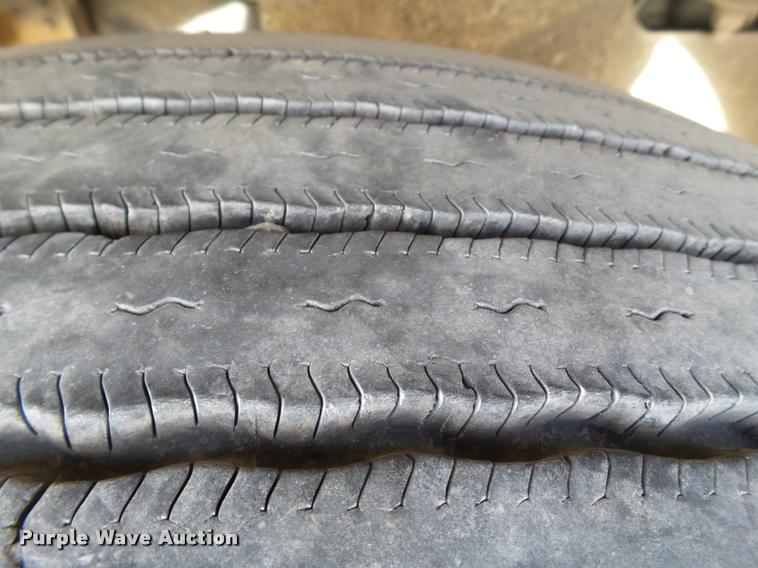 image for item L1636 2007 International 9400i semi truck