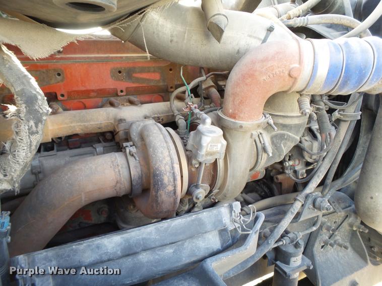 image for item L1636 2007 International 9400i semi truck