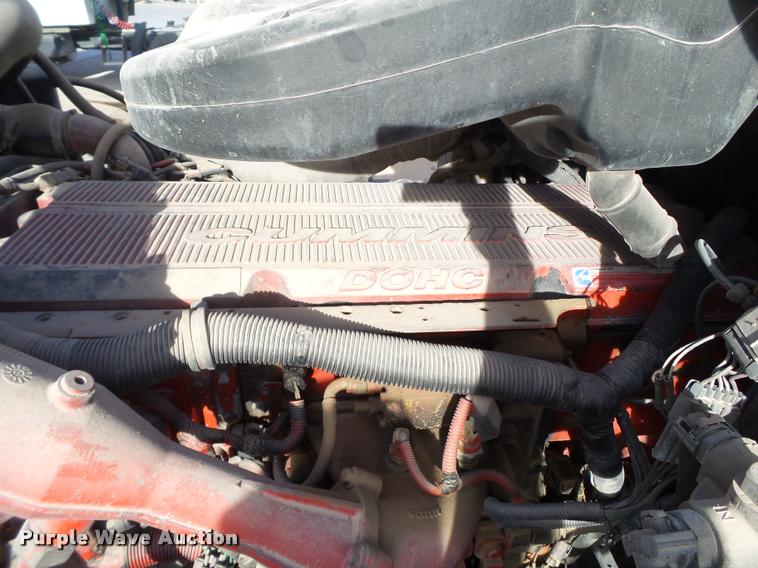 image for item L1636 2007 International 9400i semi truck