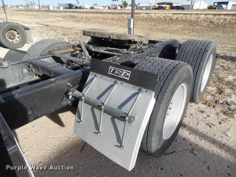 image for item L1636 2007 International 9400i semi truck