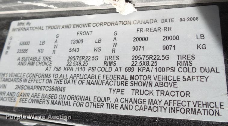 image for item L1636 2007 International 9400i semi truck