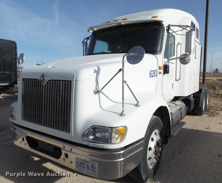image for item L1637 2007 International 9400i semi truck