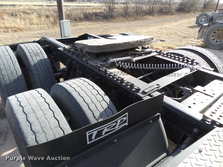 image for item L1637 2007 International 9400i semi truck