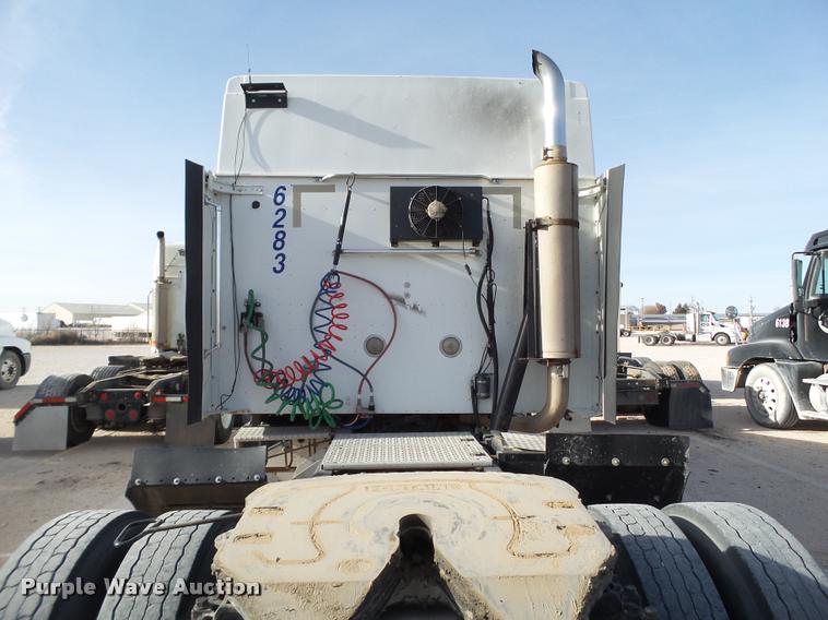 image for item L1637 2007 International 9400i semi truck