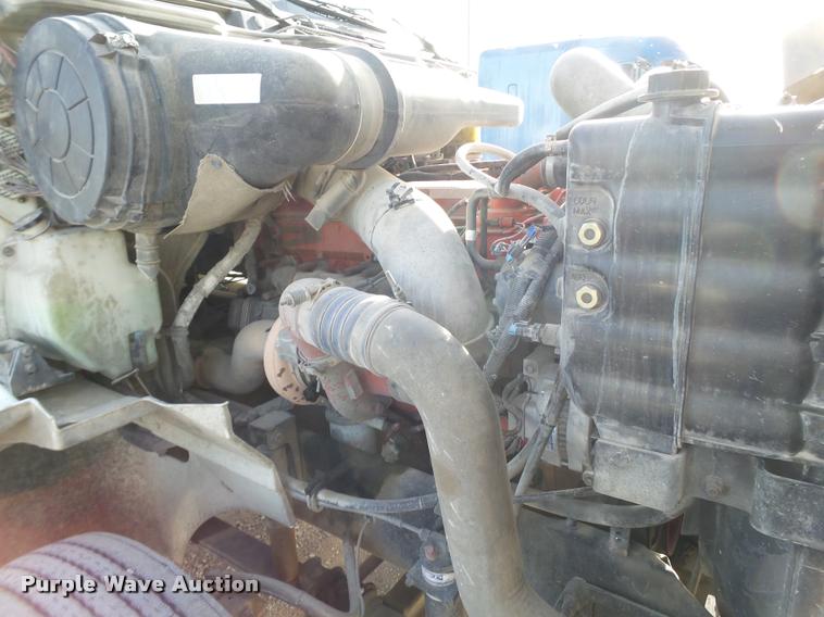 image for item L1637 2007 International 9400i semi truck