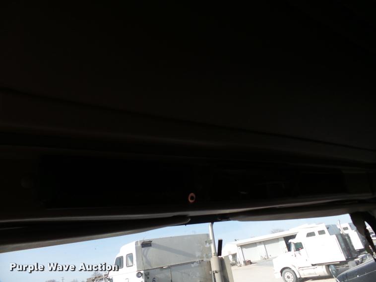 image for item L1637 2007 International 9400i semi truck