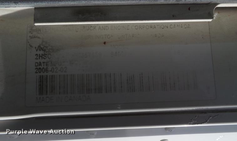 image for item L1637 2007 International 9400i semi truck