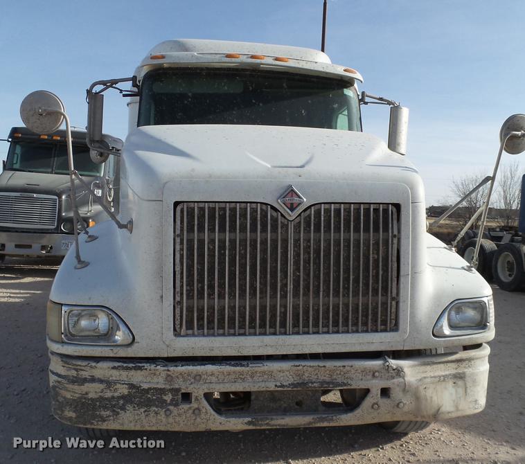 image for item L1638 2007 International 9400i semi truck