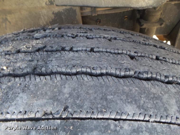 image for item L1638 2007 International 9400i semi truck