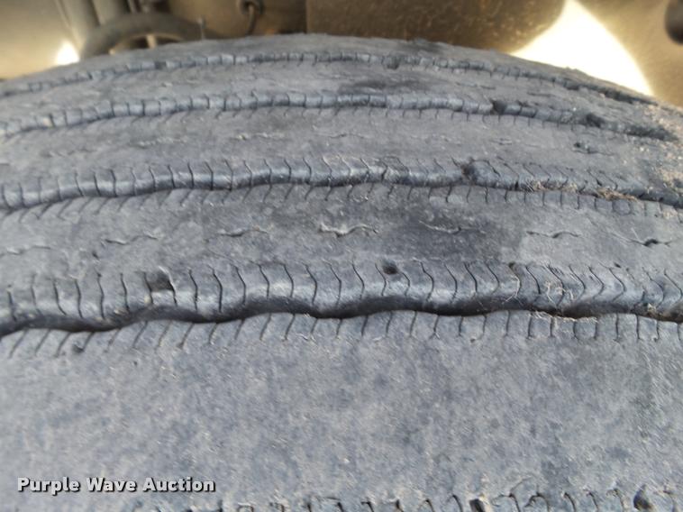 image for item L1638 2007 International 9400i semi truck