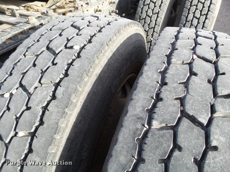 image for item L1638 2007 International 9400i semi truck