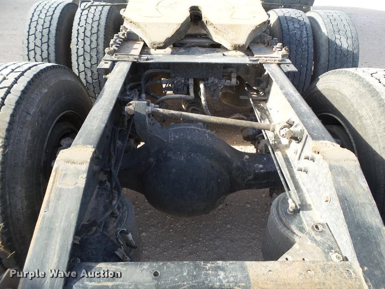 image for item L1638 2007 International 9400i semi truck