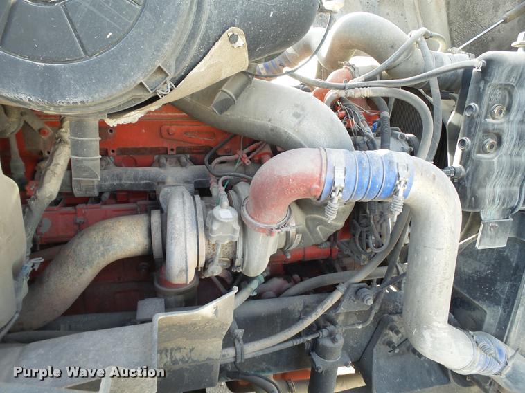 image for item L1638 2007 International 9400i semi truck