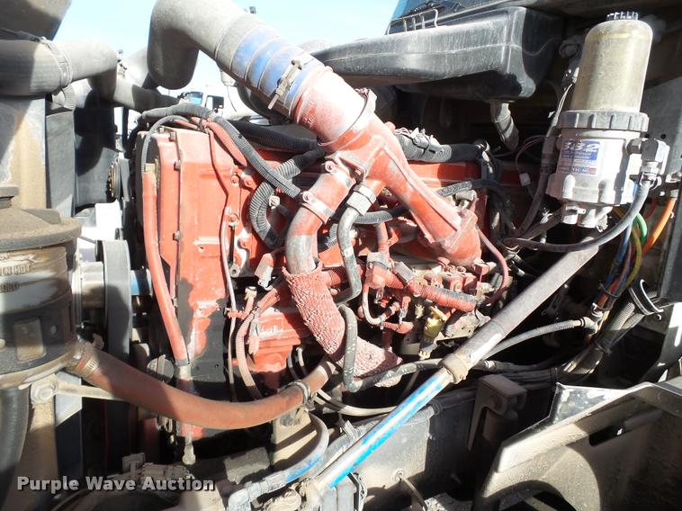 image for item L1638 2007 International 9400i semi truck