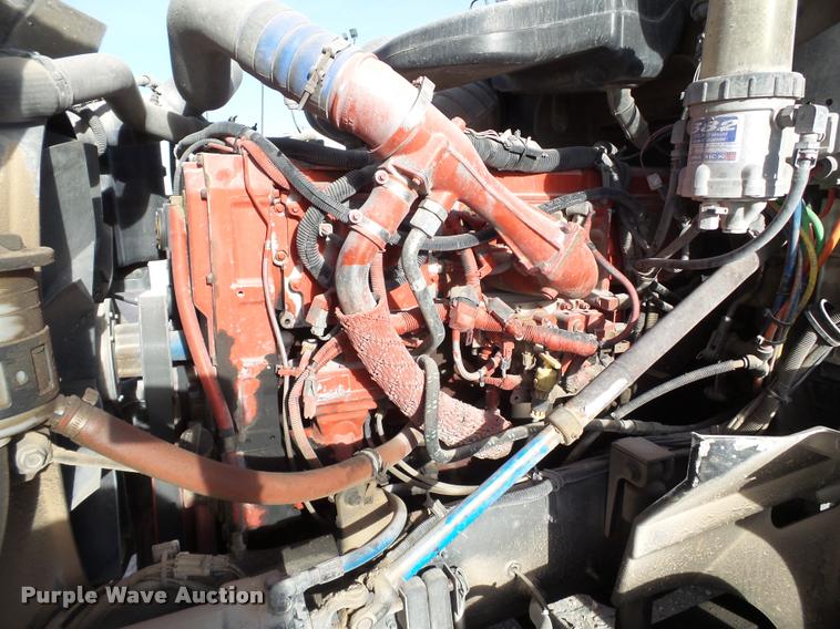 image for item L1638 2007 International 9400i semi truck