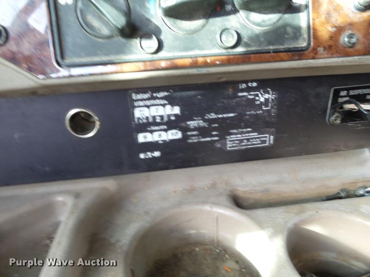 image for item L1638 2007 International 9400i semi truck