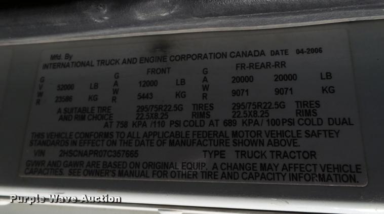 image for item L1638 2007 International 9400i semi truck