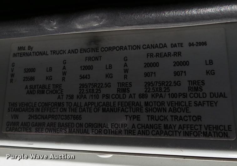 image for item L1638 2007 International 9400i semi truck