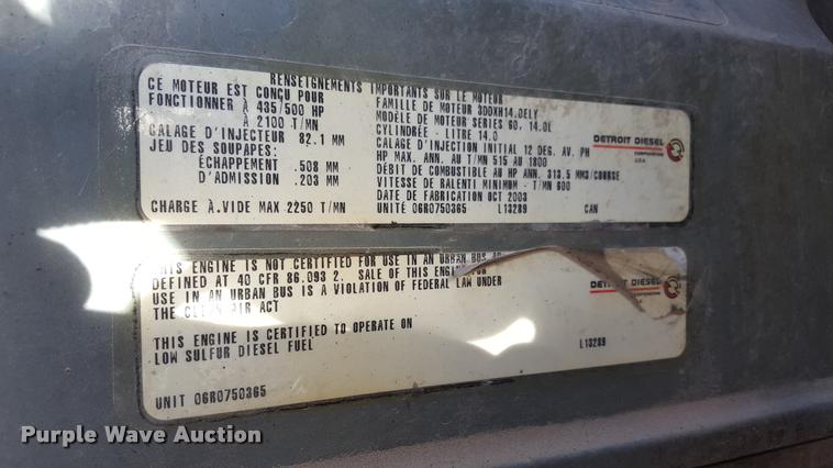 image for item L1639 2004 Freightliner Columbia semi truck