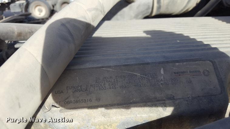 image for item L1640 2006 Freightliner Columbia semi truck