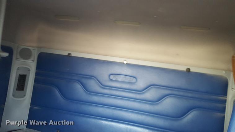 image for item L1640 2006 Freightliner Columbia semi truck