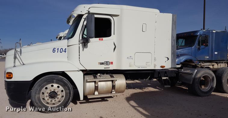 image for item L1641 2003 Freightliner Century ST120 semi truck