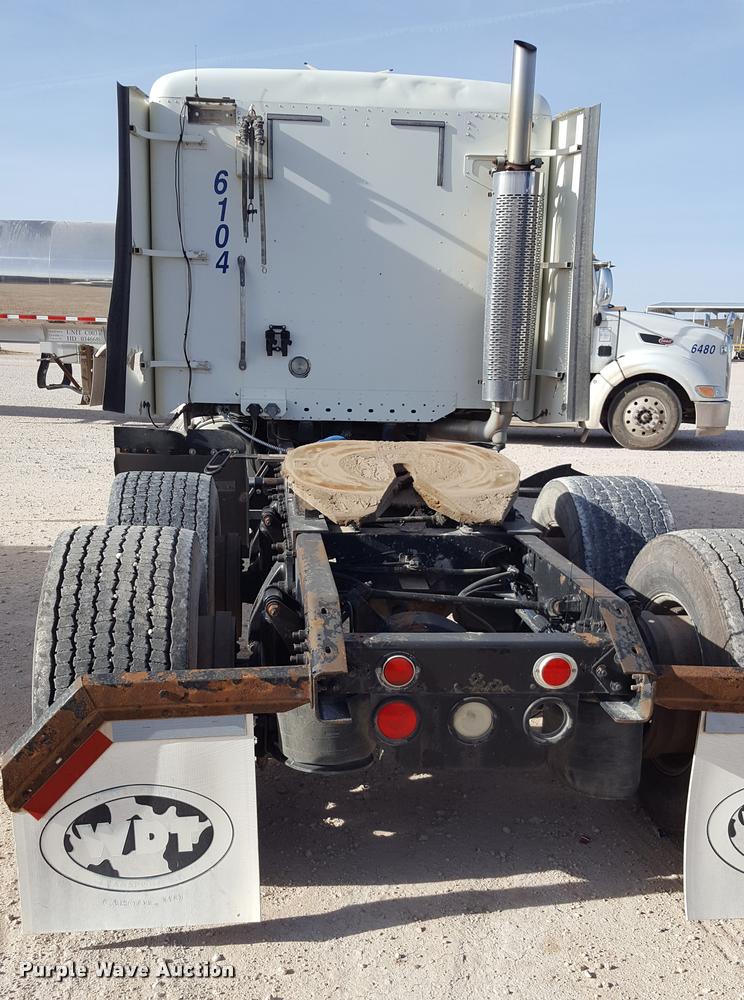 image for item L1641 2003 Freightliner Century ST120 semi truck