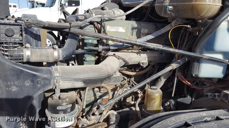 image for item L1641 2003 Freightliner Century ST120 semi truck