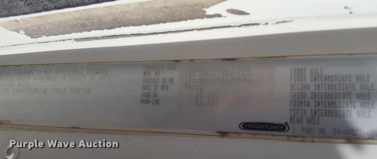 image for item L1641 2003 Freightliner Century ST120 semi truck