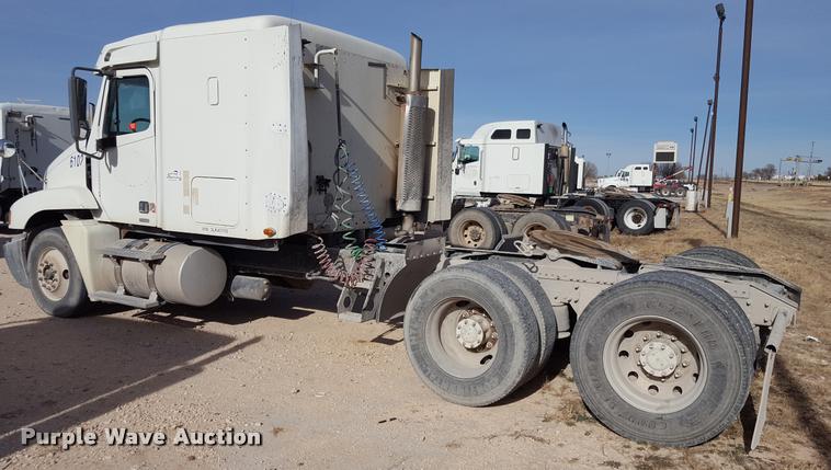 image for item L1642 2003 Freightliner Century ST120 semi truck