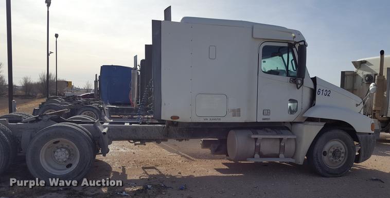 image for item L1642 2003 Freightliner Century ST120 semi truck