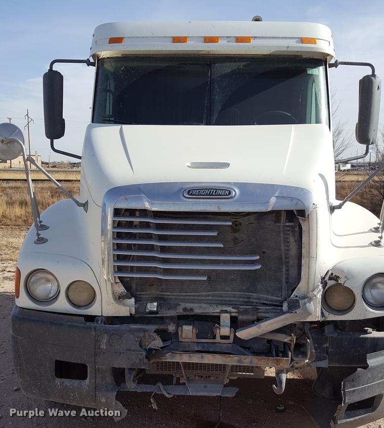image for item L1642 2003 Freightliner Century ST120 semi truck