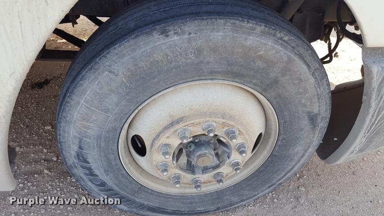 image for item L1642 2003 Freightliner Century ST120 semi truck