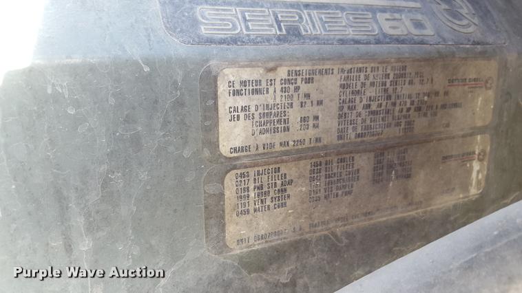 image for item L1642 2003 Freightliner Century ST120 semi truck