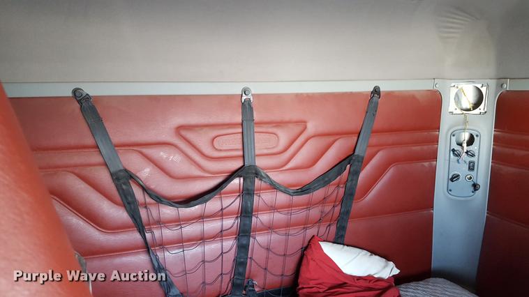 image for item L1642 2003 Freightliner Century ST120 semi truck