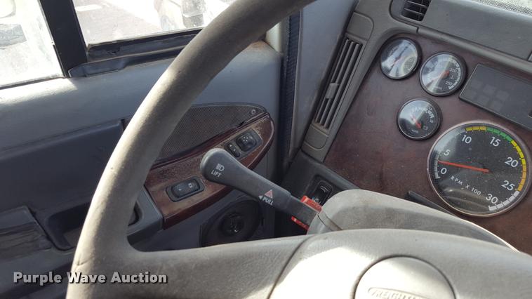 image for item L1642 2003 Freightliner Century ST120 semi truck