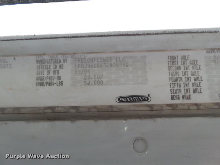 image for item L1643 2005 Freightliner Columbia semi truck