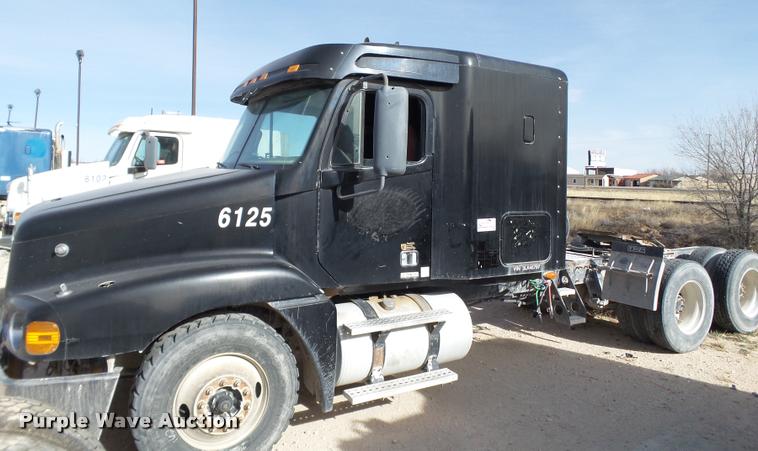 image for item L1644 2003 Freightliner Century ST120 semi truck