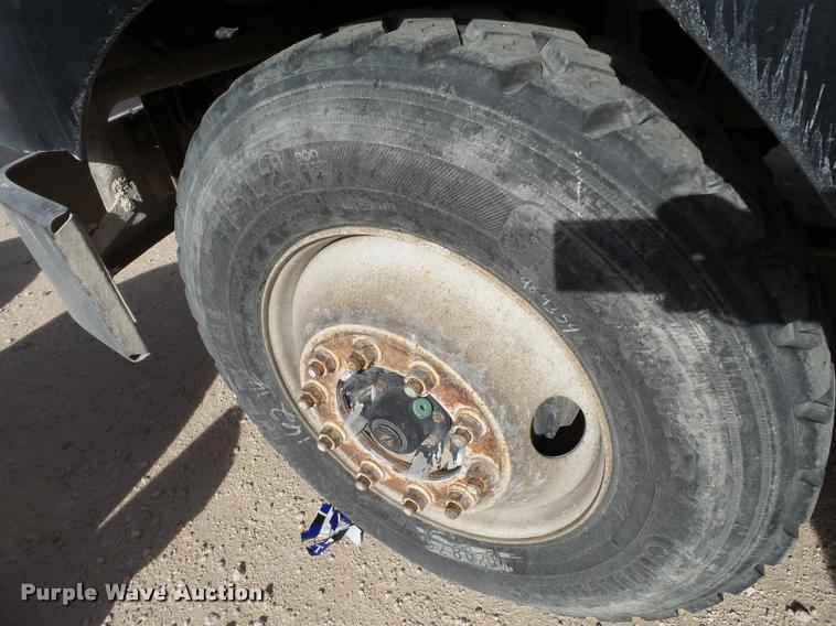 image for item L1644 2003 Freightliner Century ST120 semi truck